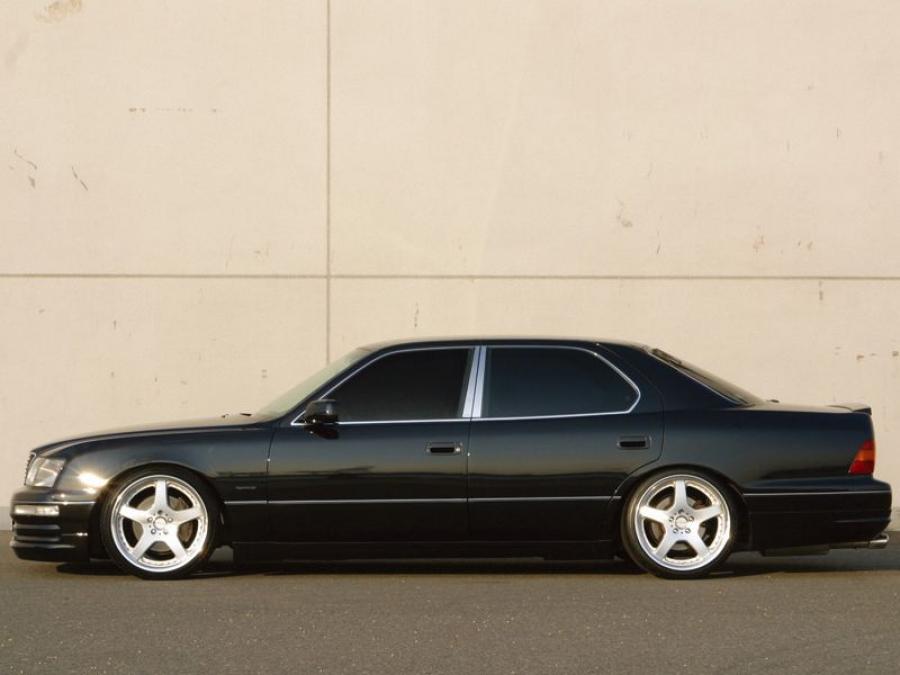  Lexus LS400 by Wald 1995 года  (фото 4 из 6)